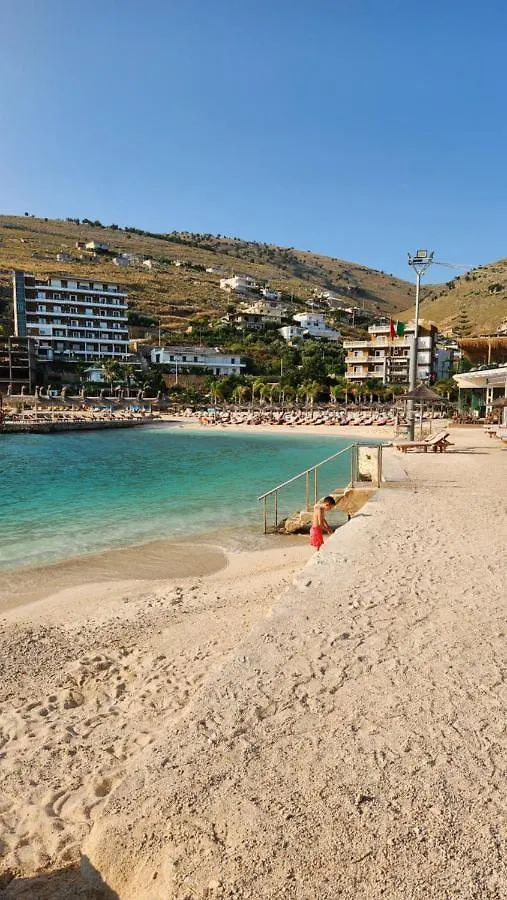 Home Away From Home Sarandë 0*,